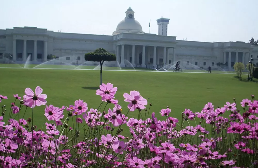 Dehradun Airport to Roorkee Taxi